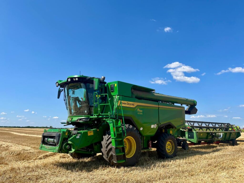 Послуги Збирання Врожаю John Deere — Юнікорнс