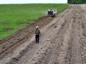 ому розмінування критичне для фермерів