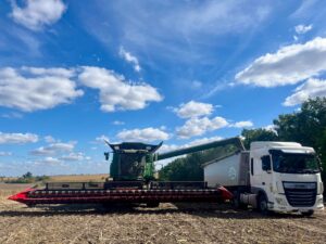 Вивантаження соняшника в зерновивіз